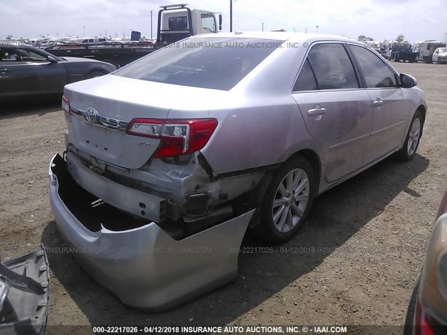 4T1BF1FK3DU681061 - 2013 TOYOTA CAMRY L/SE/LE/XLE SILVER photo 4