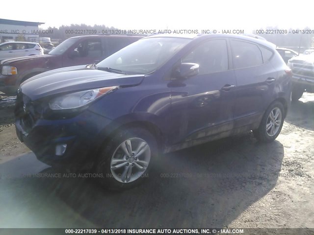 KM8JUCAC4DU620461 - 2013 HYUNDAI TUCSON GLS/LIMITED PURPLE photo 2