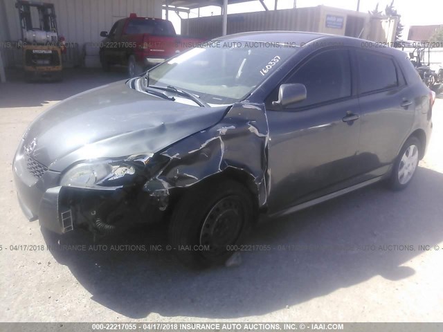 2T1KU40E09C012622 - 2009 TOYOTA COROLLA MATRIX  GRAY photo 2
