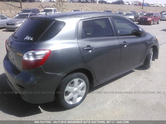 2T1KU40E09C012622 - 2009 TOYOTA COROLLA MATRIX  GRAY photo 4