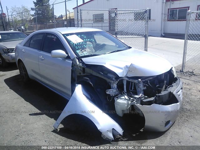 4T1BF3EK4BU665672 - 2011 TOYOTA CAMRY SE/LE/XLE 银色 照片 1