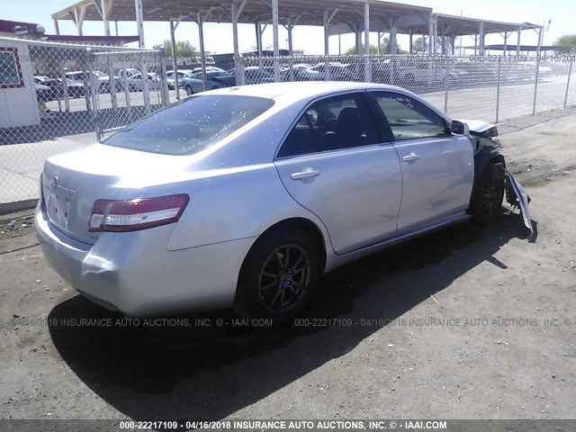 4T1BF3EK4BU665672 - 2011 TOYOTA CAMRY SE/LE/XLE 银色 照片 4
