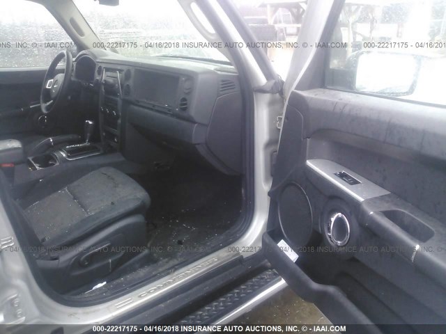 1J4RG4GK7AC126657 - 2010 JEEP COMMANDER SPORT Արծաթագույն լուսանկար 5