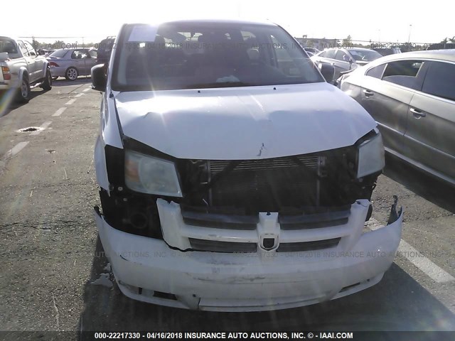 1D8HN44H38B163819 - 2008 DODGE GRAND CARAVAN SE WHITE photo 6