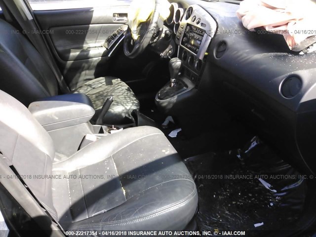 2T1LR32E04C242134 - 2004 TOYOTA COROLLA MATRIX XR BLACK photo 5