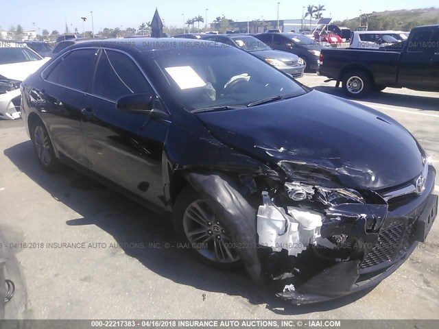 4T1BF1FKXFU899081 - 2015 TOYOTA CAMRY LE/XLE/SE/XSE 黑色 照片 1