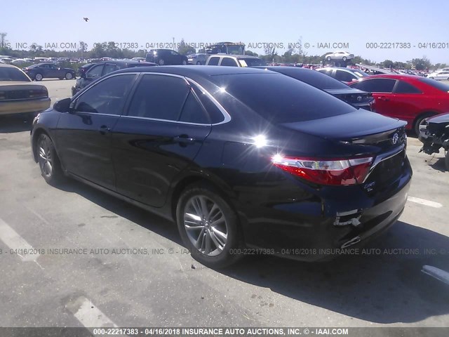 4T1BF1FKXFU899081 - 2015 TOYOTA CAMRY LE/XLE/SE/XSE 黑色 照片 3