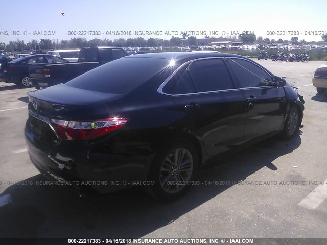 4T1BF1FKXFU899081 - 2015 TOYOTA CAMRY LE/XLE/SE/XSE 黑色 照片 4