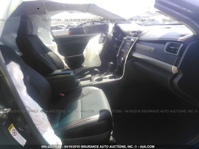 4T1BF1FKXFU899081 - 2015 TOYOTA CAMRY LE/XLE/SE/XSE 黑色 照片 5