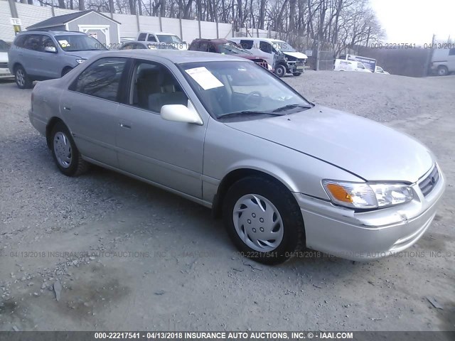 4T1BG22K31U811196 - 2001 TOYOTA CAMRY CE/LE/XLE 银色 照片 1