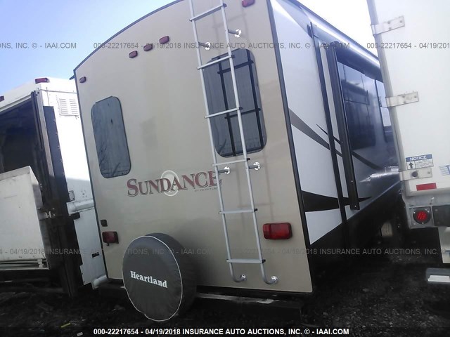 5SFNB3524GE305314 - 2016 HEARTLAND SUNDANCE 322RES  WHITE photo 4