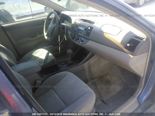 4T1BE32K03U664642 - 2003 TOYOTA CAMRY LE/XLE/SE BLUE photo 5