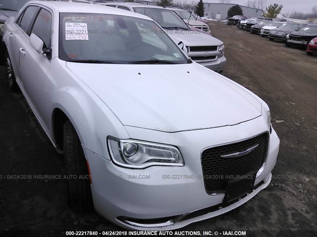 2C3CCAAG5HH662030 - 2017 CHRYSLER 300 LIMITED WHITE photo 1