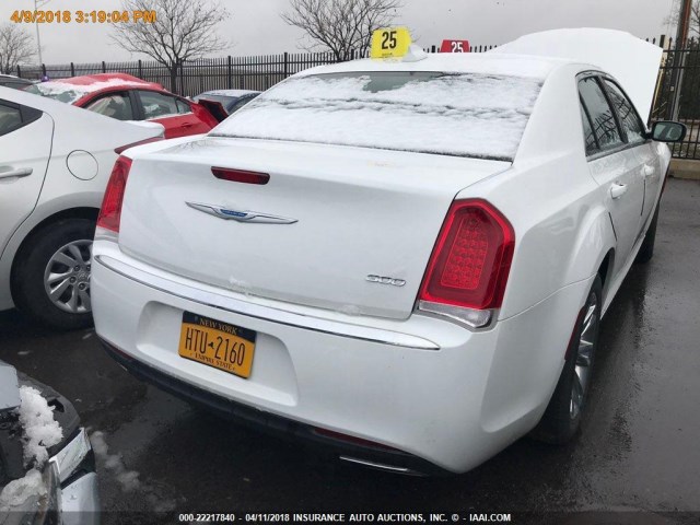 2C3CCAAG5HH662030 - 2017 CHRYSLER 300 LIMITED WHITE photo 13