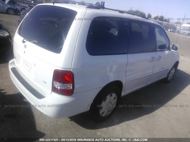 KNDUP132156710576 - 2005 KIA SEDONA EX/LX WHITE photo 4