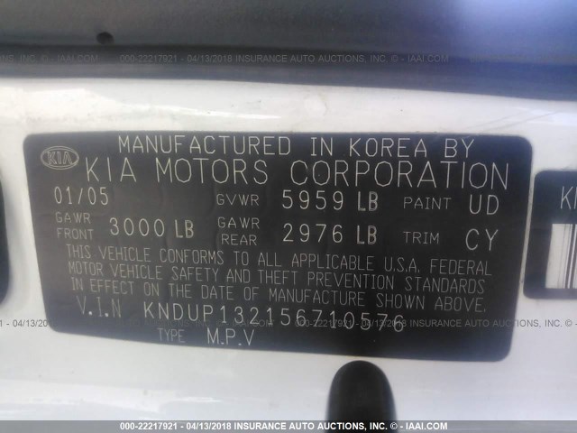 KNDUP132156710576 - 2005 KIA SEDONA EX/LX WHITE photo 9