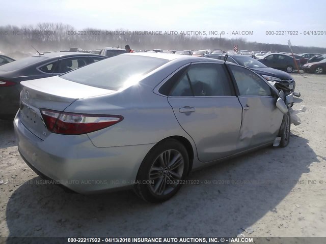 4T1BF1FK1GU612308 - 2016 TOYOTA CAMRY LE/XLE/SE/XSE 银色 照片 4