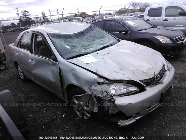 JTDBF32K520033540 - 2002 TOYOTA CAMRY LE/XLE/SE ბეჟი ფოტო 1