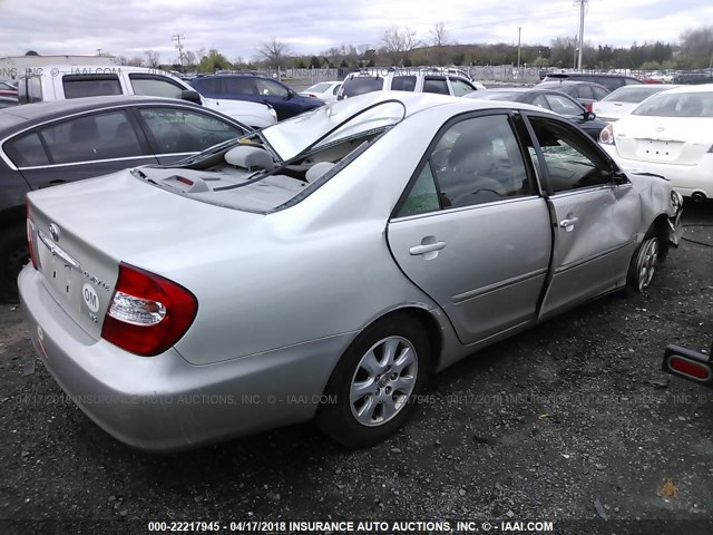 JTDBF32K520033540 - 2002 TOYOTA CAMRY LE/XLE/SE ბეჟი ფოტო 4