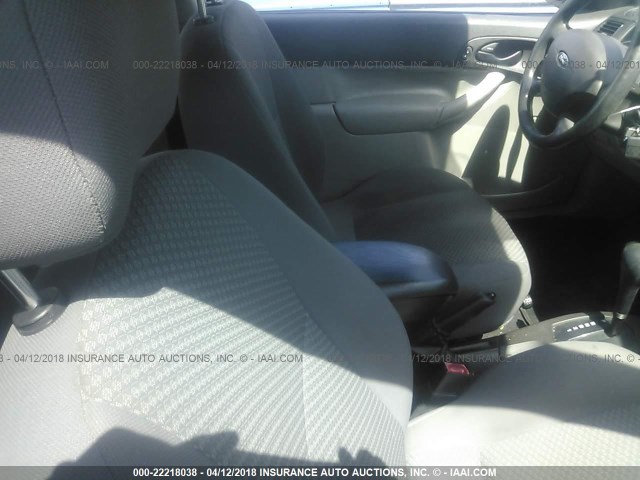 1FAFP31NX7W294408 - 2007 FORD FOCUS ZX3/S/SE/SES 白色 照片 5