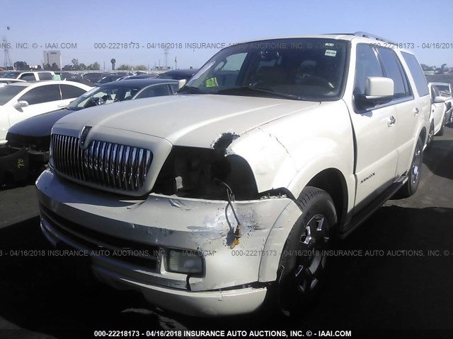 5LMFU27595LJ24973 - 2005 LINCOLN NAVIGATOR WHITE photo 2