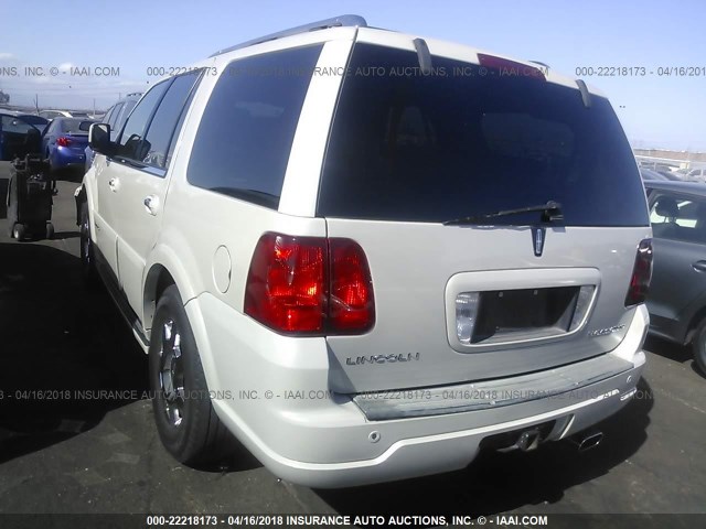 5LMFU27595LJ24973 - 2005 LINCOLN NAVIGATOR 白色 照片 3