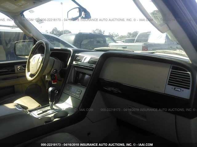 5LMFU27595LJ24973 - 2005 LINCOLN NAVIGATOR 白色 照片 5