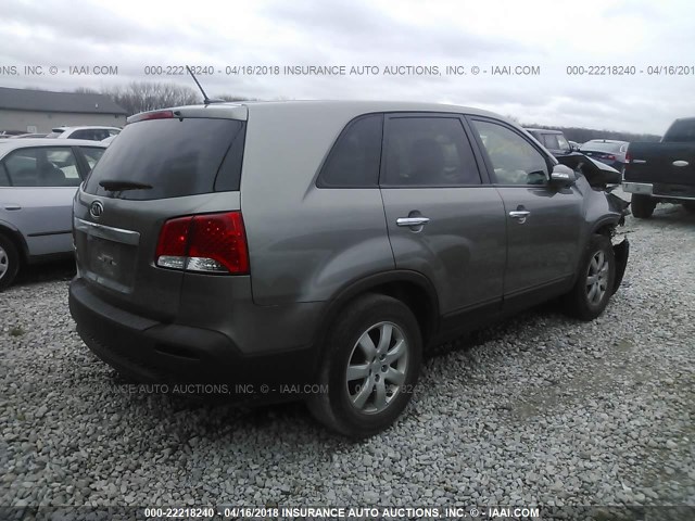 5XYKT3A14CG191767 - 2012 KIA SORENTO LX GRAY photo 4