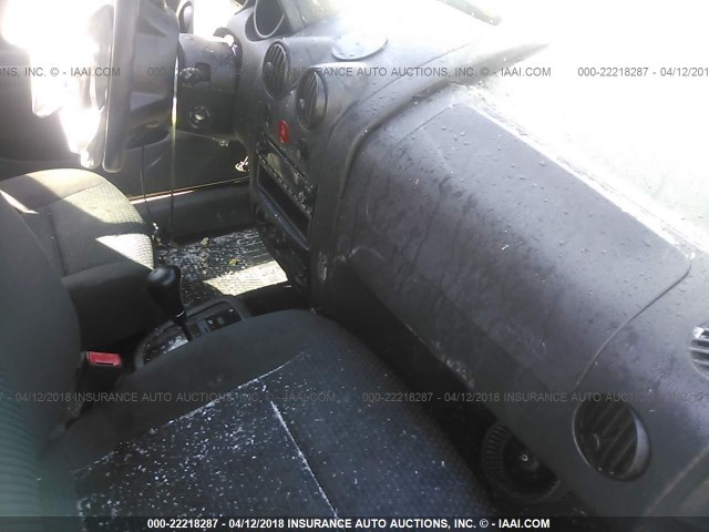 KL1TD66606B561187 - 2006 CHEVROLET AVEO LS SILVER photo 5