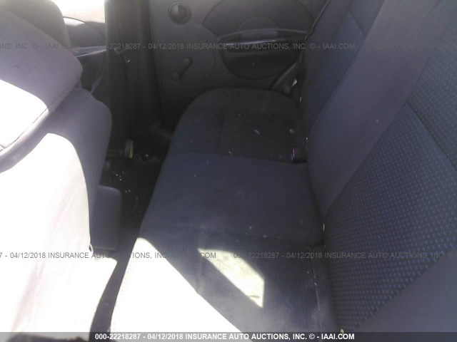 KL1TD66606B561187 - 2006 CHEVROLET AVEO LS SILVER photo 8