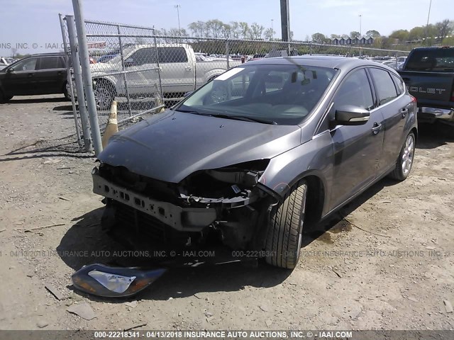 1FADP3N2XDL327704 - 2013 FORD FOCUS TITANIUM GRAY photo 2