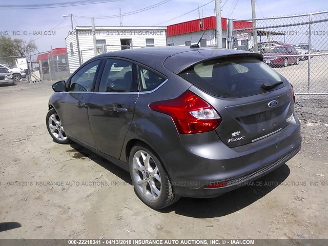 1FADP3N2XDL327704 - 2013 FORD FOCUS TITANIUM GRAY photo 3