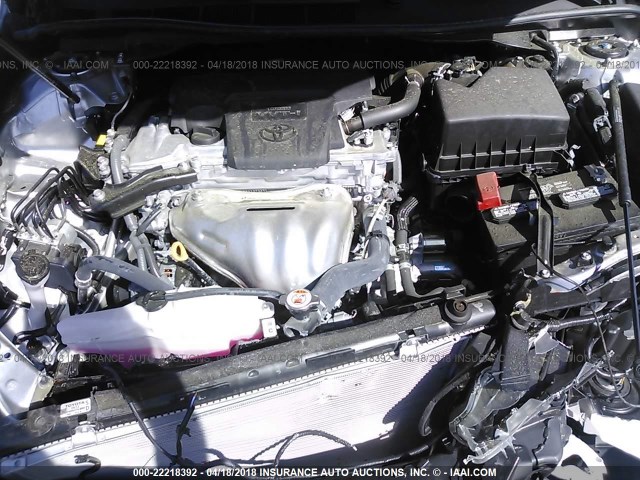 4T1BF1FKXHU450440 - 2017 TOYOTA CAMRY LE/XLE/SE/XSE SILVER photo 10