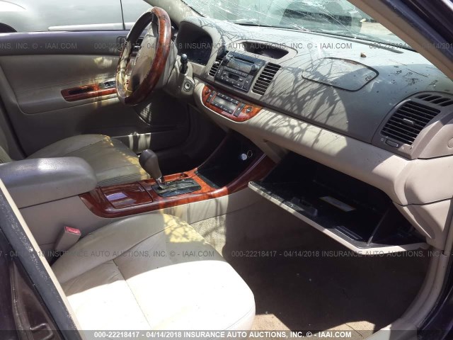 4T1BE32K92U547740 - 2002 TOYOTA CAMRY LE/XLE/SE შავი ფოტო 5