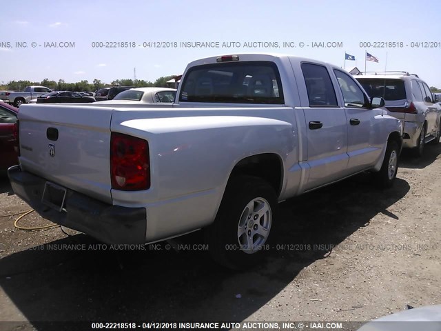 1D7HE28K96S686824 - 2006 DODGE DAKOTA QUAD/ST SILVER photo 4