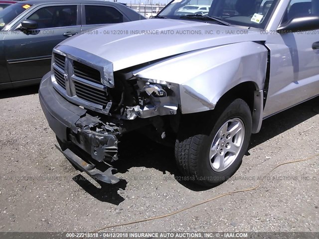 1D7HE28K96S686824 - 2006 DODGE DAKOTA QUAD/ST SILVER photo 6