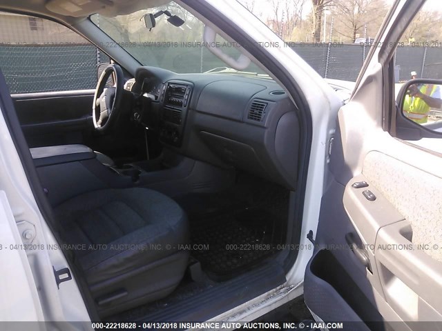 1FMZU72E95UA50159 - 2005 FORD EXPLORER XLS/XLS SPORT WHITE photo 5