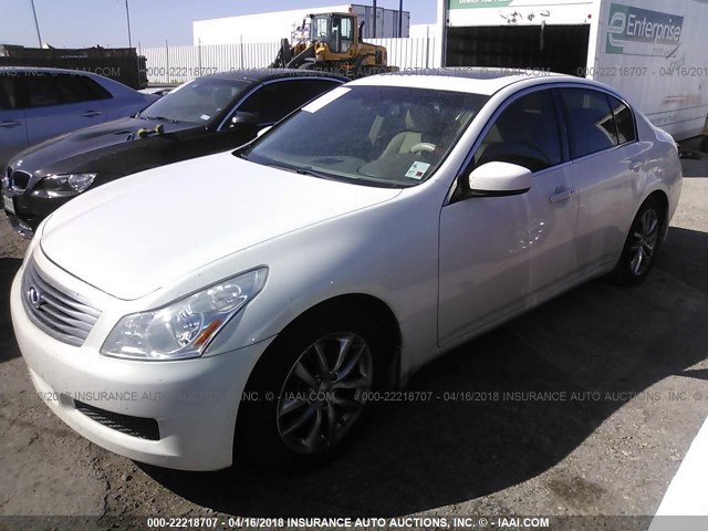 JNKCV61E89M301714 - 2009 INFINITI G37 JOURNEY/SPORT WHITE photo 2