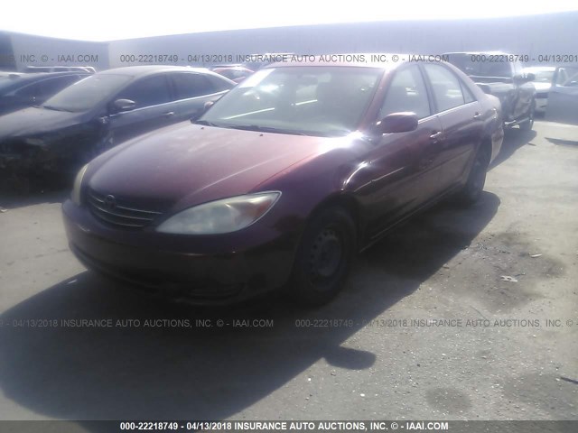 JTDBE32KX40267419 - 2004 TOYOTA CAMRY LE/XLE RED photo 2