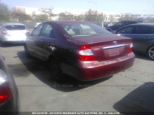 JTDBE32KX40267419 - 2004 TOYOTA CAMRY LE/XLE RED photo 3