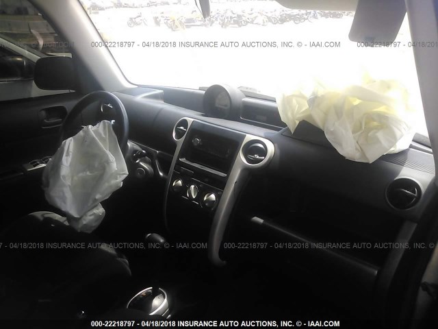 JTLKT324X54021850 - 2005 TOYOTA SCION XB GRAY photo 5