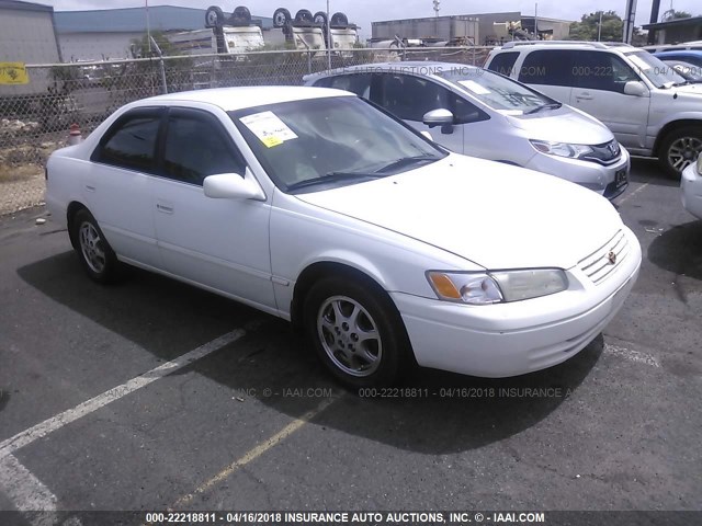 JT2BF22K5V0054380 - 1997 TOYOTA CAMRY LE/XLE WHITE photo 1