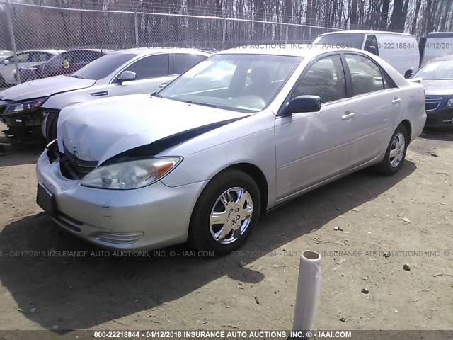 4T1BE32KX3U720747 - 2003 TOYOTA CAMRY LE/XLE/SE SILVER photo 2