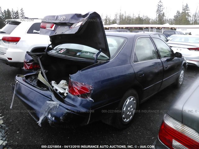 4T1BG22K6VU808573 - 1997 TOYOTA CAMRY CE/LE/XLE 深蓝色 照片 4