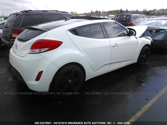 KMHTC6ADXDU125994 - 2013 HYUNDAI VELOSTER WHITE photo 4