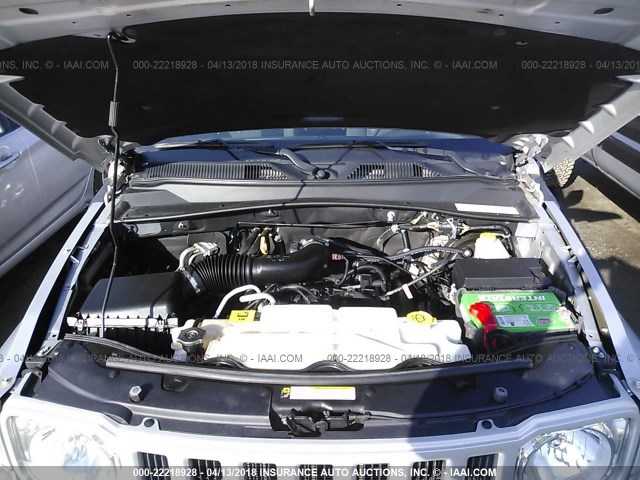 1C4PJMAK7CW137814 - 2012 JEEP LIBERTY SPORT 银色 照片 10