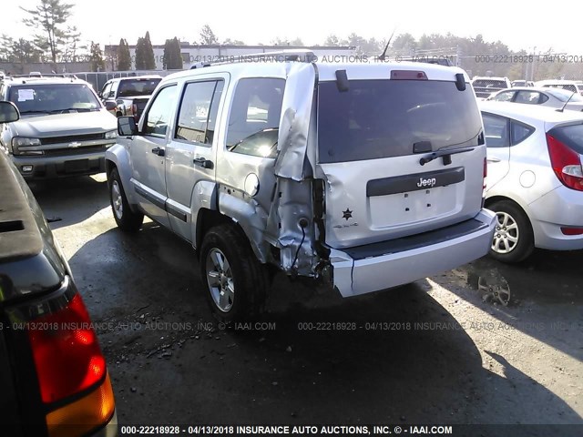 1C4PJMAK7CW137814 - 2012 JEEP LIBERTY SPORT 银色 照片 3