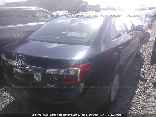 4T1BD1FK6DU088669 - 2013 TOYOTA CAMRY HYBRID/LE/XLE Navy photo 4