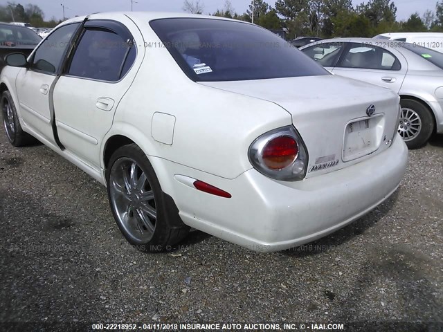 JN1DA31D72T415869 - 2002 NISSAN MAXIMA GLE/GXE/SE WHITE photo 3