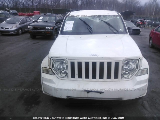 1J8GP28K18W284123 - 2008 JEEP LIBERTY SPORT WHITE photo 6